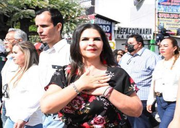 Encabeza Norma Layón desfile de Independencia en Texmelucan