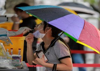 Aprueba China la primera vacuna inhalable vs COVID-19