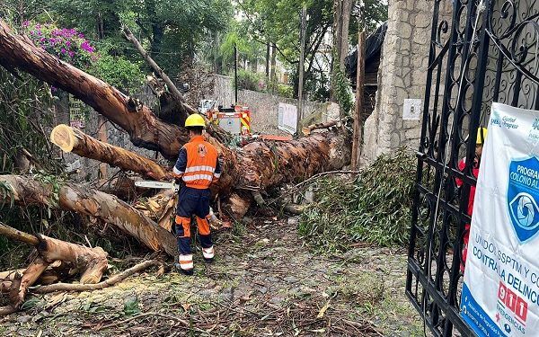 Atiende Ayuntamiento de Puebla zonas inundadas por lluvias