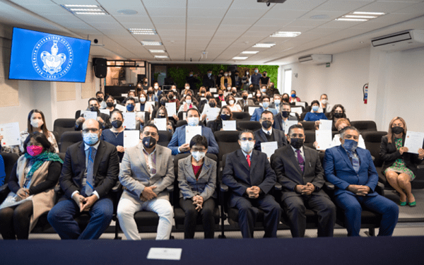 Reconoce rectora de la BUAP trabajo de docentes y alumnos de la Facultad de Administración