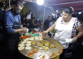 Honores para los héroes y fiesta de espectáculos