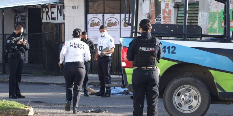 Vehículo arrolla y mata a un hombre en la colonia Las Cuartillas