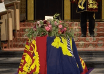 Concluye funeral de la reina Isabel II; descienden sus restos a la bóveda real