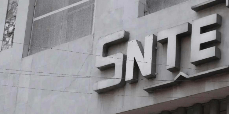 DE CHANCHULLOS, AMENAZAS Y “MANOS NEGRAS” EN EL SNTE PUEBLA