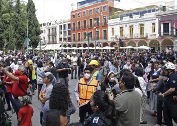 Participan poblanos en el simulacro nacional de sismo 2022