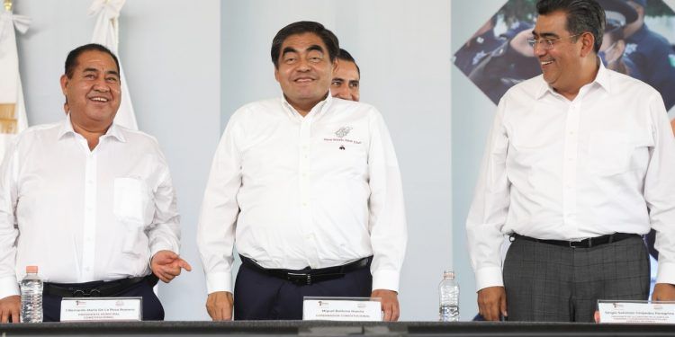 Nuevas aulas y sistema hospitalario para Amozoc