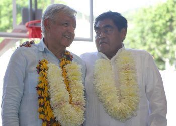 En Ayoxuxtla, refrenda López Obrador apoyo al gobierno de Puebla