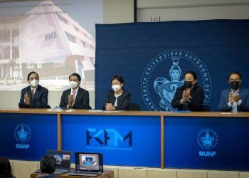 Reconoce rectora de la BUAP trabajo en la Facultad de Ciencias Físico Matemáticas