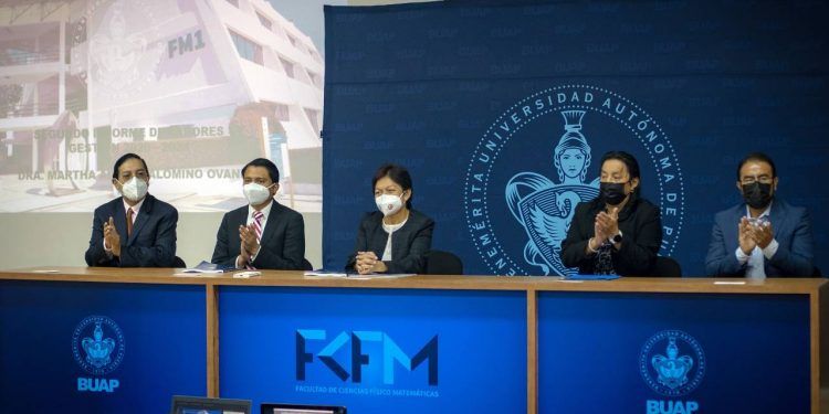 Reconoce rectora de la BUAP trabajo en la Facultad de Ciencias Físico Matemáticas