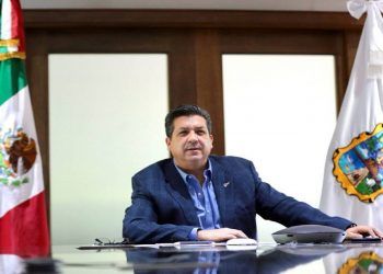 Giran orden de aprehensión contra García Cabeza de Vaca; emiten alerta migratoria