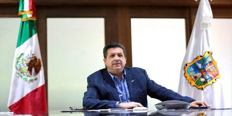 Giran orden de aprehensión contra García Cabeza de Vaca; emiten alerta migratoria