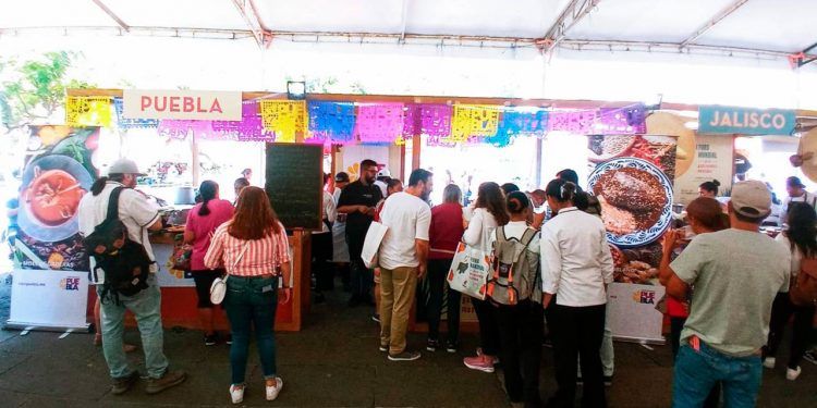 Cocina poblana conquista el Foro Mundial de la Gastronomía Mexicana, en Guadalajara
