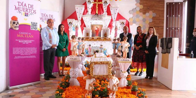 Secretarías de Cultura y Turismo inauguran el Corredor de Ofrendas, en Puebla capital