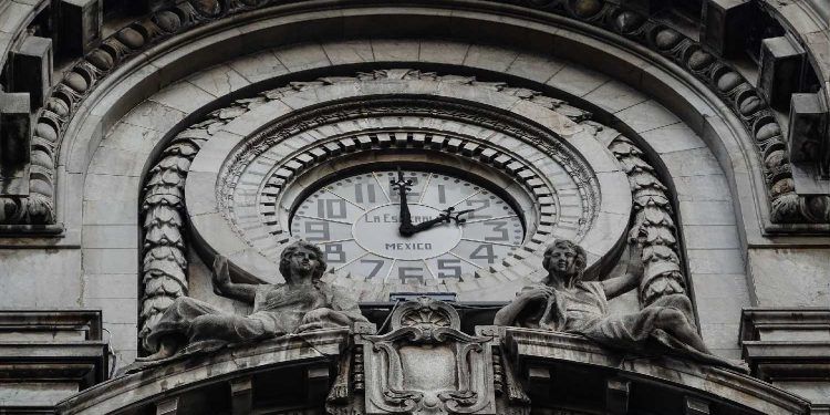 Este sábado, última vez que se atrasará una hora el reloj por el Horario de Verano