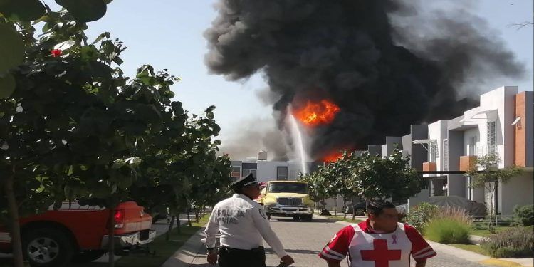 Explota fábrica de químicos en Tlaquepaque, Jalisco; se desconoce si hay heridos