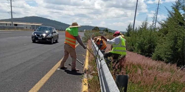 Realizan reparación a carreteras estatales
