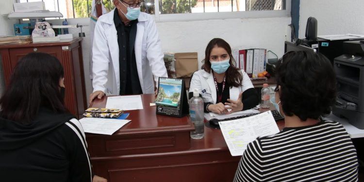 Acerca ISSSTEP servicios médicos y administrativos a pobladores de Huauchinango