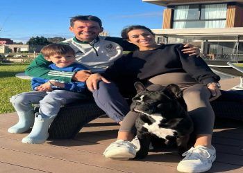 En redes, reaparece Larcamón con chamarra de la Selección Mexicana