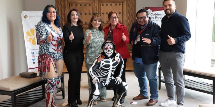 Invitan a función de lucha libre en beneficio de menores con discapacidad auditiva