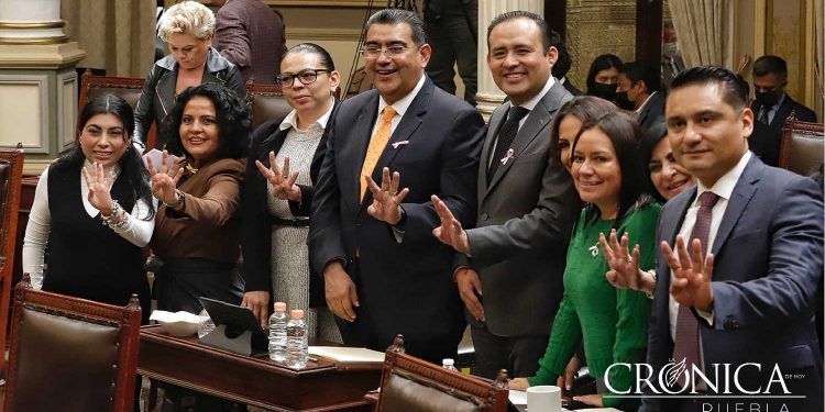 Reforma militar irá hoy a comisiones