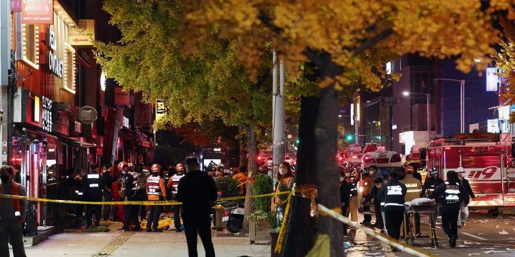 Estampida en celebración de Halloween en Seúl deja al menos 81 personas lesionadas