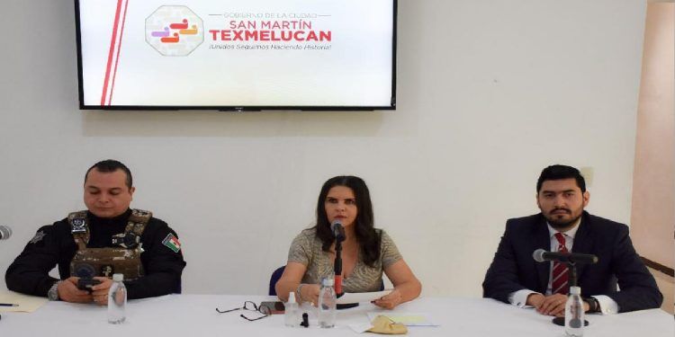 Alcaldesa de Texmelucan premia a ganadores de “Presidente por un día”
