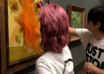 «Los Girasoles», de Van Gogh, queda bañado en tomate por manifestantes ecologistas