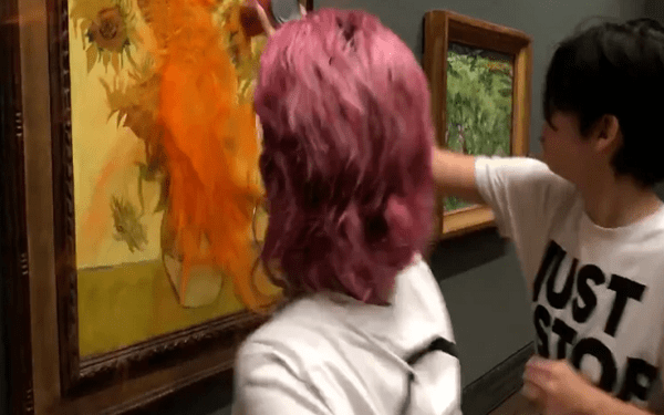 «Los Girasoles», de Van Gogh, queda bañado en tomate por manifestantes ecologistas