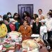 Gobernador Miguel Barbosa convive con hijos de migrantes poblanos en Casa Aguayo