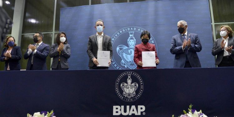 BUAP y Audi firman convenio de colaboración; beneficiará a más de 21 mil estudiantes