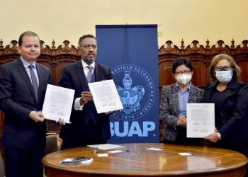 Encabeza rectora de la BUAP firma de convenio con la Prodecon