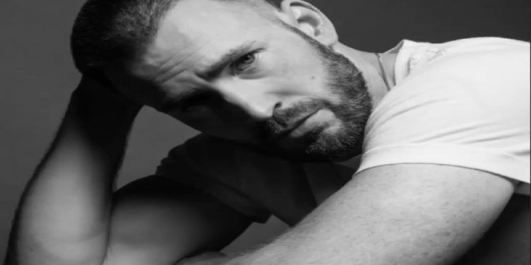 Revista People nombra a Chris Evans como el hombre vivo más sexy de 2022