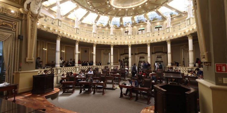 Aprueba Congreso de Puebla acuerdo para diagnosticar enfermedades visuales en estudiantes