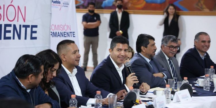 Presenta Eduardo Rivera el ‘Paseo de Luces’ ante la Comisión Permanente por Puebla
