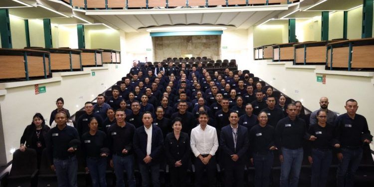 Eduardo Rivera llama a cadetes de la Academia de Policía a recuperar la confianza de la ciudadanía