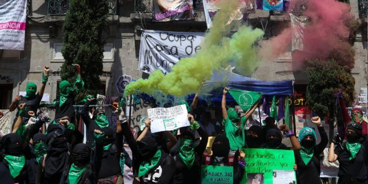 Feministas retan a AMLO por marcha del 27 de noviembre; “no nos vamos a mover”, advierten