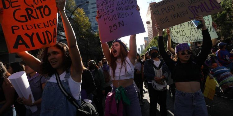 Marchan en varios estados del país para exigir alto a la violencia contra las mujeres