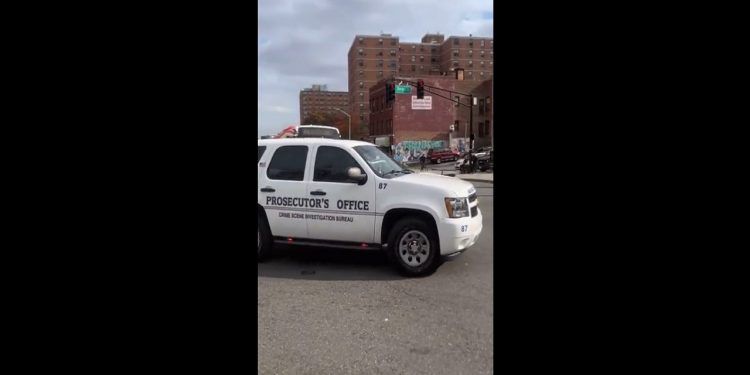 Tiroteo en Nueva Jersey deja dos policías heridos; aún no detienen al agresor