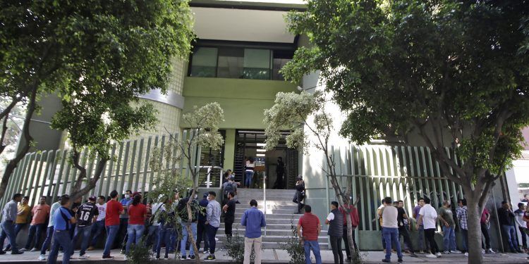 Sindicato de Audi va por 18% de aumento