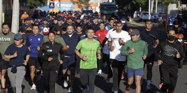 AYUNTAMIENTO . CARRERA CON CADETES