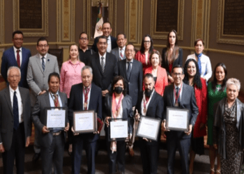 Congreso de Puebla entrega la presea estatal “Luis Rivera Terrazas”