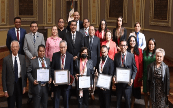 Congreso de Puebla entrega la presea estatal “Luis Rivera Terrazas”