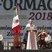 López Obrador se da un baño de masas: "El amor con amor se paga"