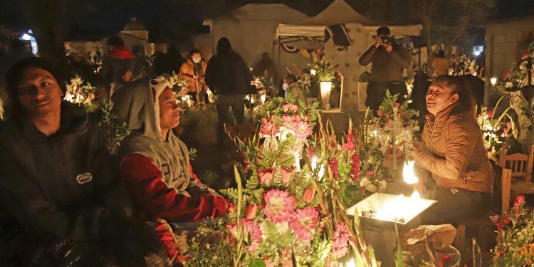Así fue «La Noche que Nadie Duerme» en Xochitlán Todos Santos