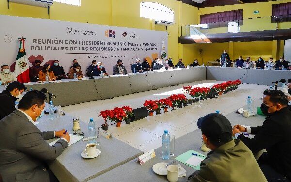Sostiene Céspedes Peregrina reunión con ediles de Tehuacán y Ajalpan