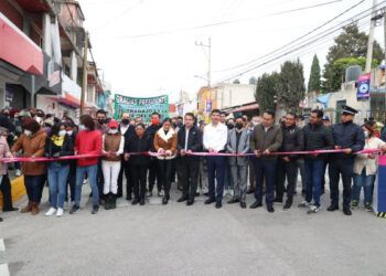 Entrega gobierno de la ciudad rehabilitación de calle en Romero Vargas