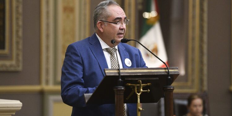 Una vacuna aplicada cada segundo: secretario de Salud