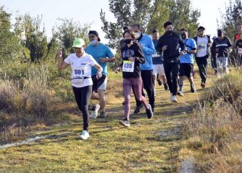 Más de 400 atletas en primera carrera a Campo Traviesa