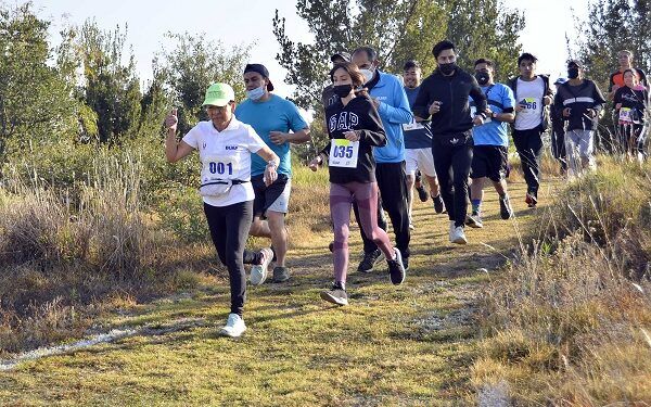Más de 400 atletas en primera carrera a Campo Traviesa