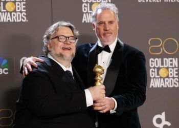 Guillermo del Toro gana Globo de Oro a Mejor Película Animada por Pinocho